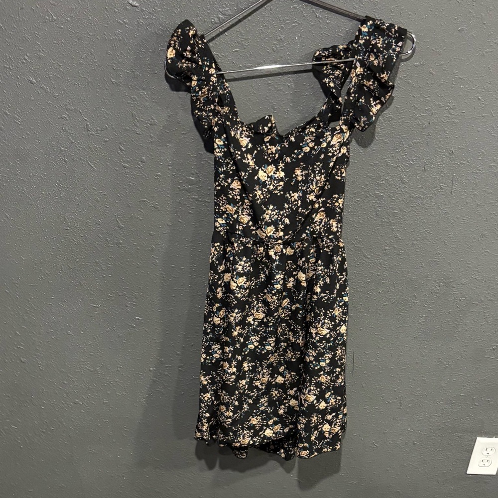 SHEIN Floral Ruffle-Sleeve Black Dress